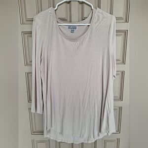 JM Collection Flowy Long Sleeve Tee SzM Cream Hip Length Round Neck Soft Knit